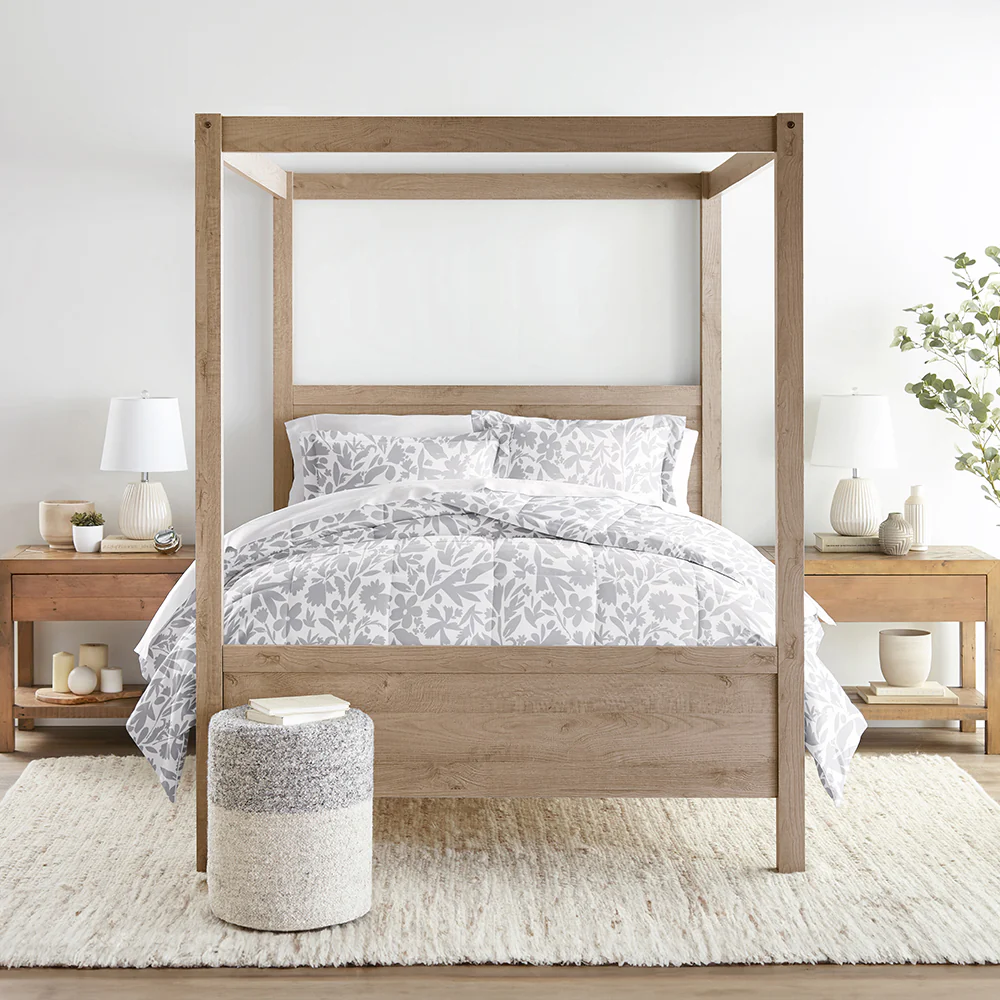 Abstract Garden Patterned Down-Alternative Comforter Set - Image 4