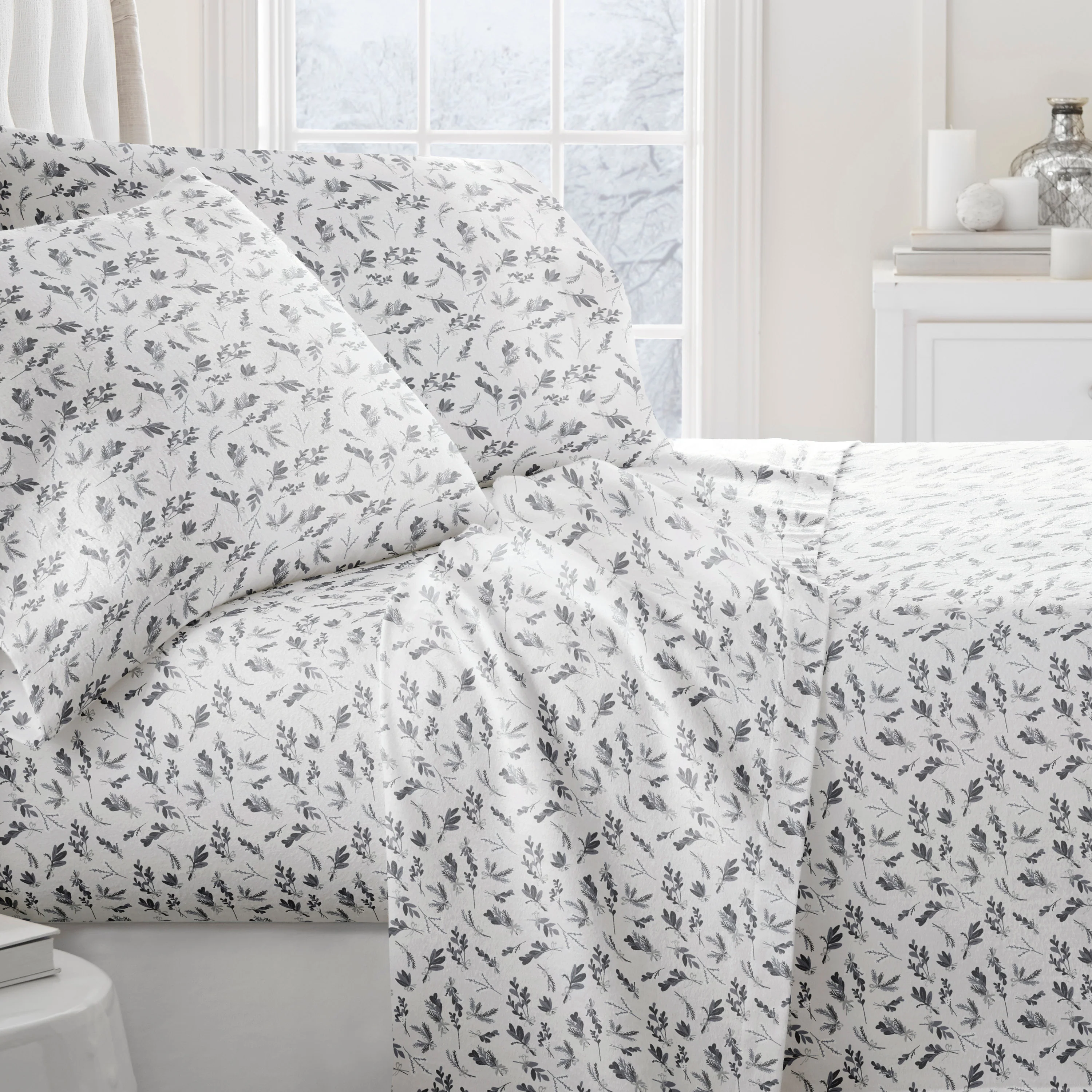 Botanical 4-Piece Flannel Sheet Set - Image 3