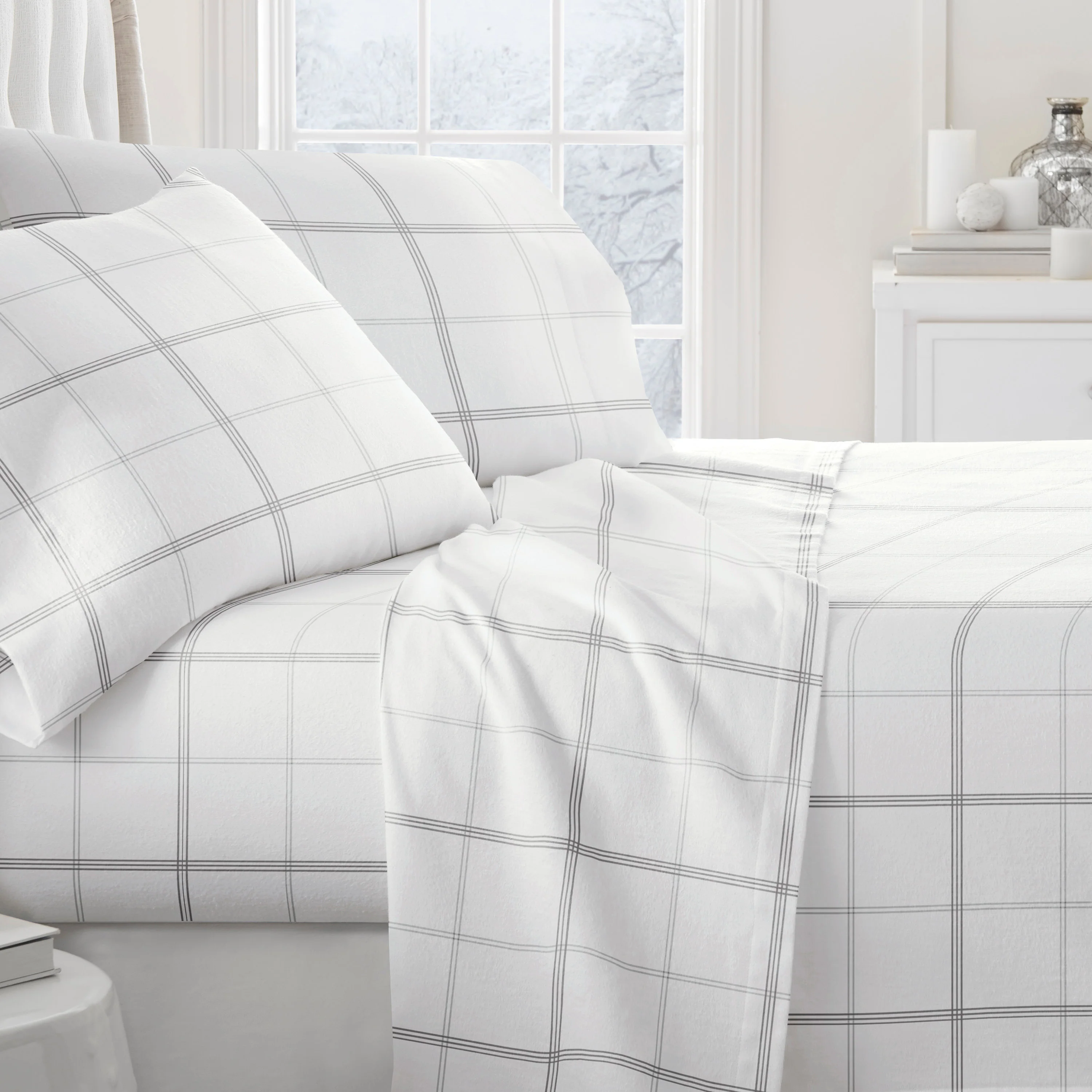 Checkered 4-Piece Flannel Sheet Set - Image 3
