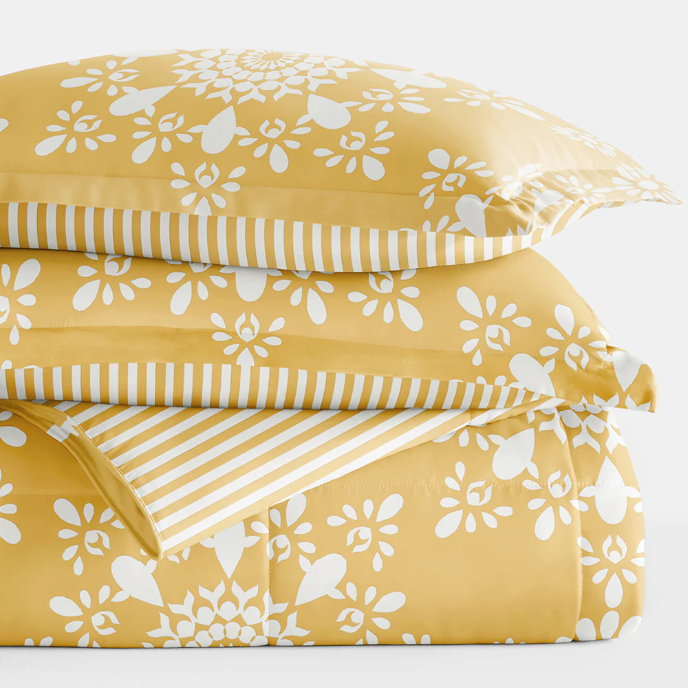 Daisy Medallion Reversible Down-Alternative Comforter Set - Image 34