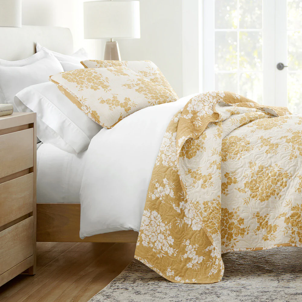 Distressed Bouquet Reversible Quilted Coverlet Set - Image 5