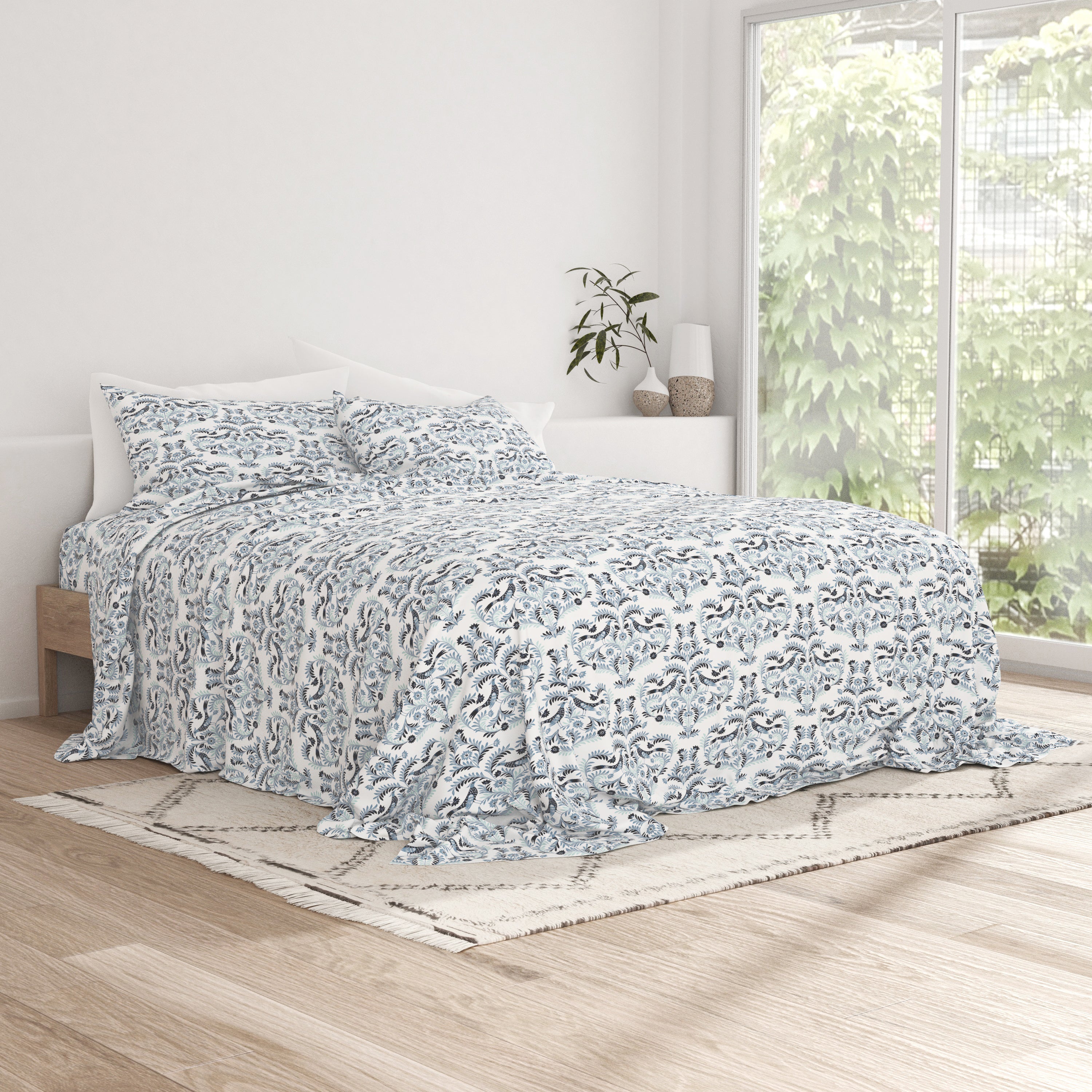 Garden Estate Pattern 4-Piece Sheet Set - Image 4