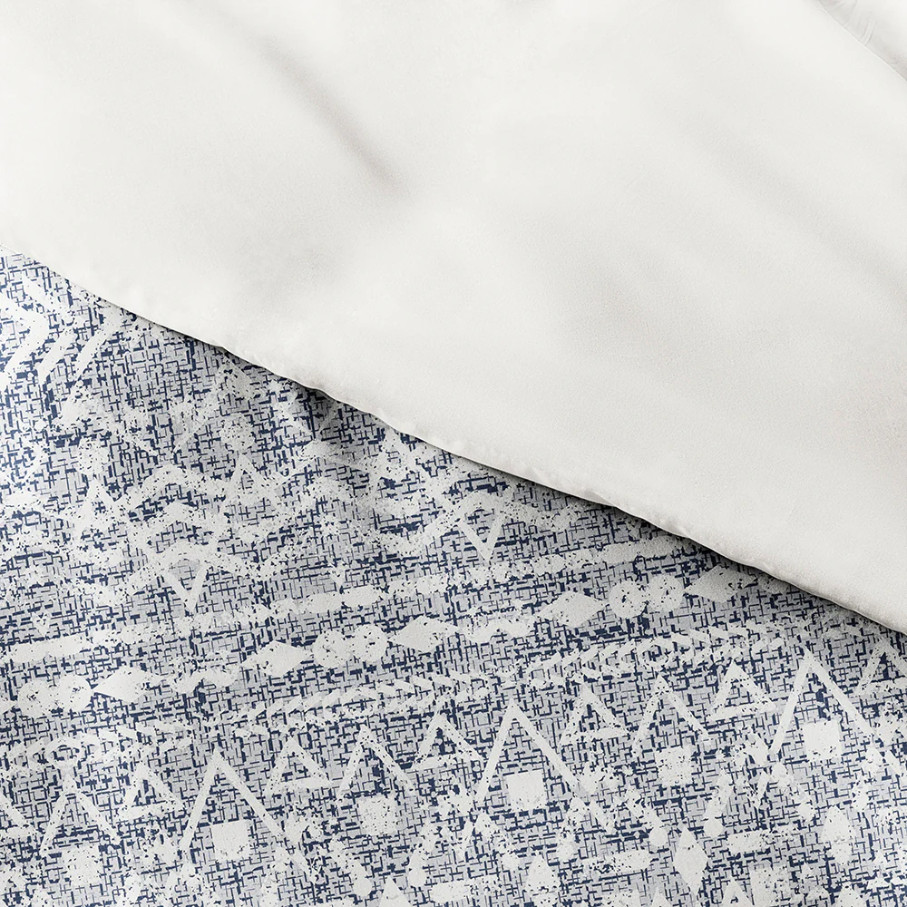 Modern Rustic Pattern 3-Piece Reversible Duvet Cover Set - Image 9