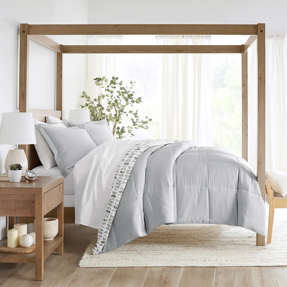 Moonlight Stars Reversible Down-Alternative Comforter Set - Image 4