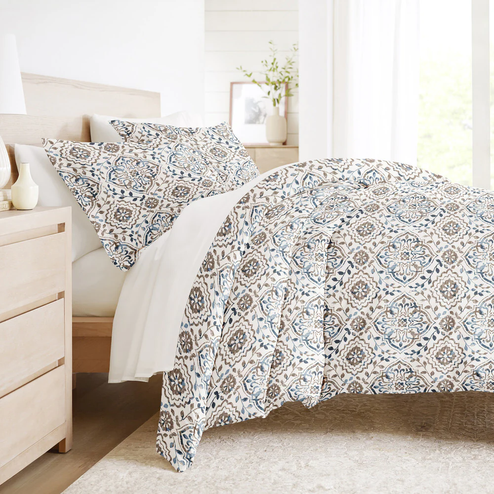 Oasis Pattern 3-Piece Duvet Cover Set - Image 2
