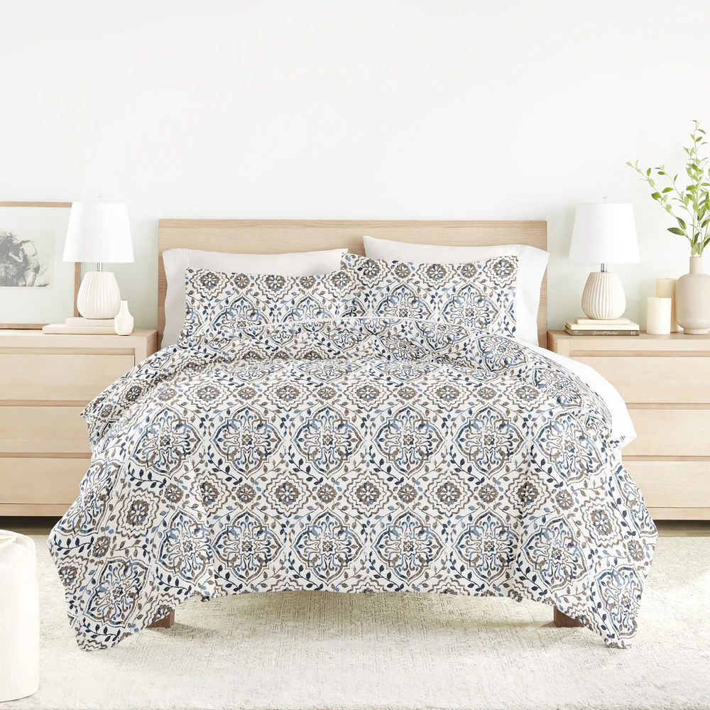Oasis Pattern 3-Piece Duvet Cover Set - Image 3