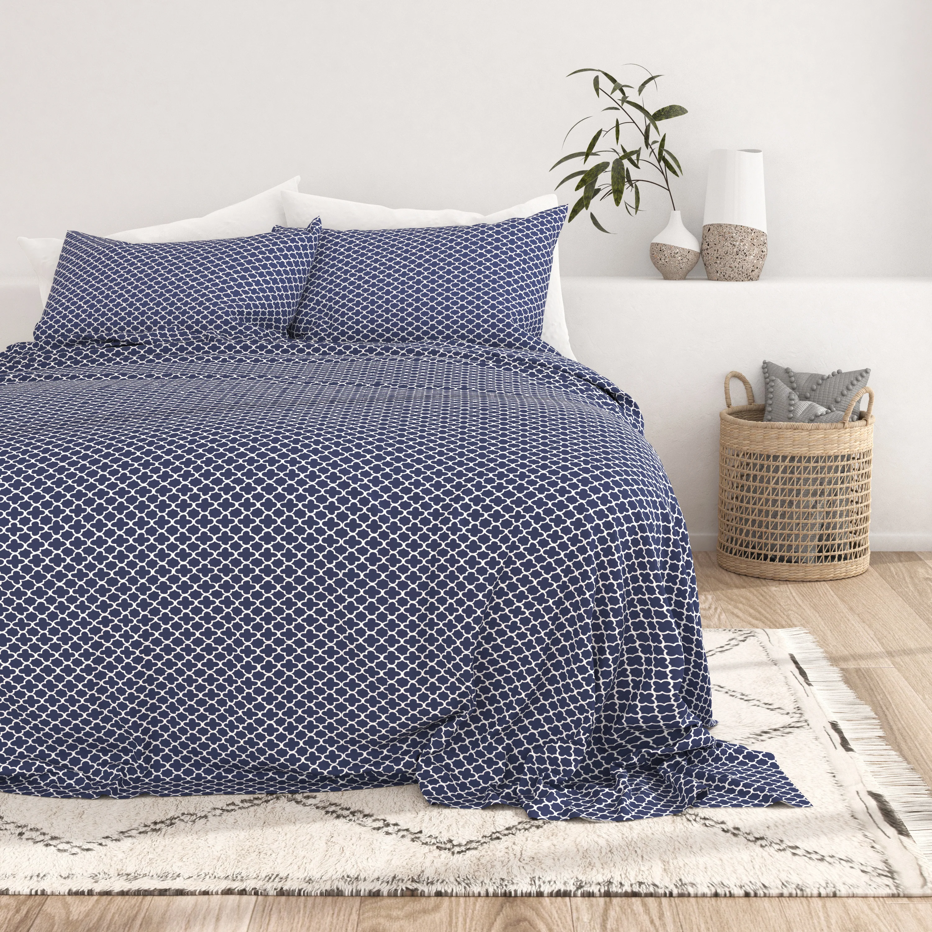 Quatrefoil Pattern 4-Piece Sheet Set - Image 5