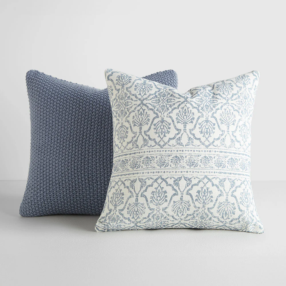 2-Pack Throw Pillows Seed Stitch Knit With Antique Floral (Sale) - Image 2