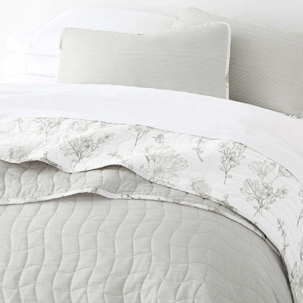 Blooming Daisy Reversible Quilted Coverlet Set (Sale) - Image 6