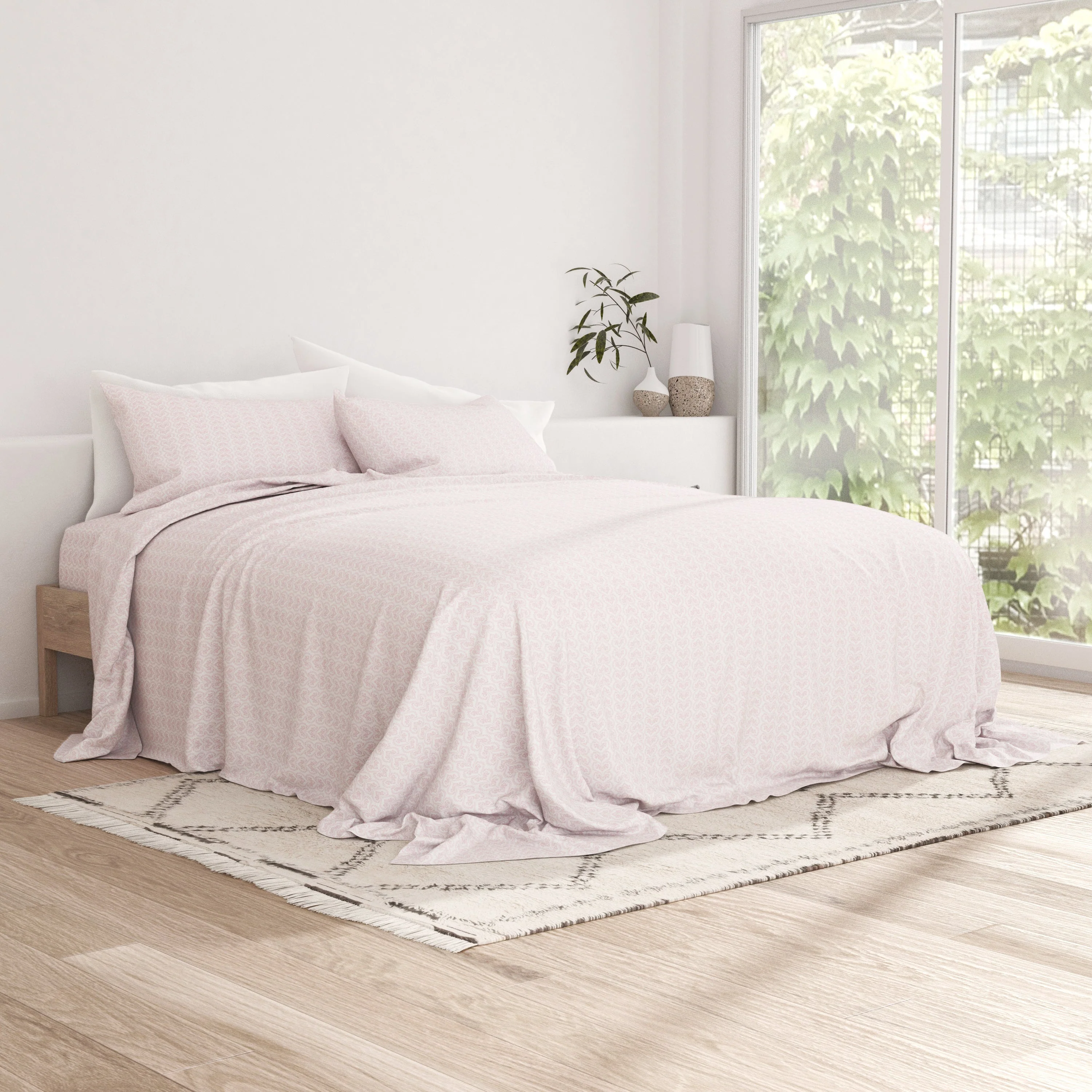 Classic in Pink Pattern 4-Piece Sheet Set (Sale) - Image 4