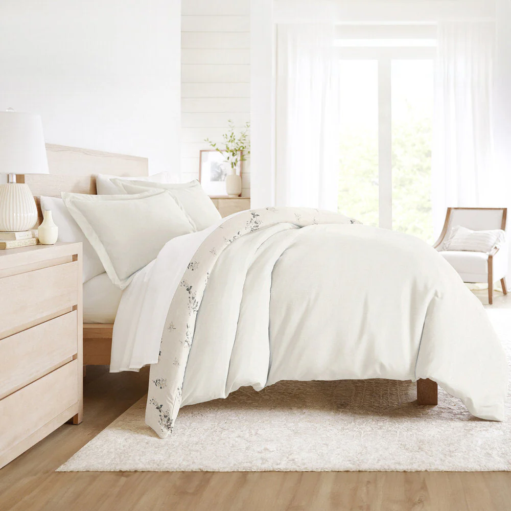 Delicate Floral Pattern 3-Piece Reversible Duvet Cover Set (Sale) - Image 8