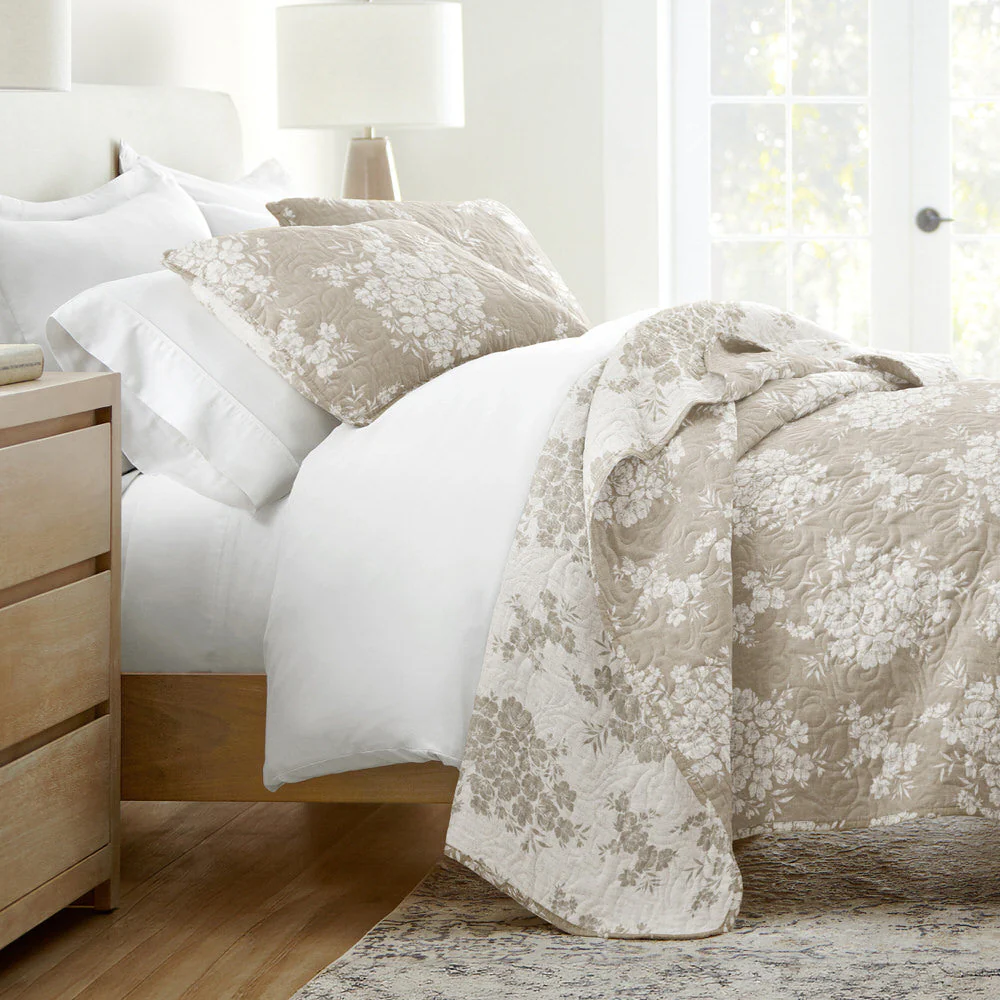 Distressed Bouquet Reversible Quilted Coverlet Set (Sale) - Image 3