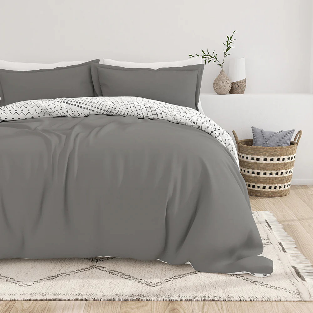 Etched Gate Pattern 3-Piece Reversible Duvet Cover Set (Sale) - Image 2