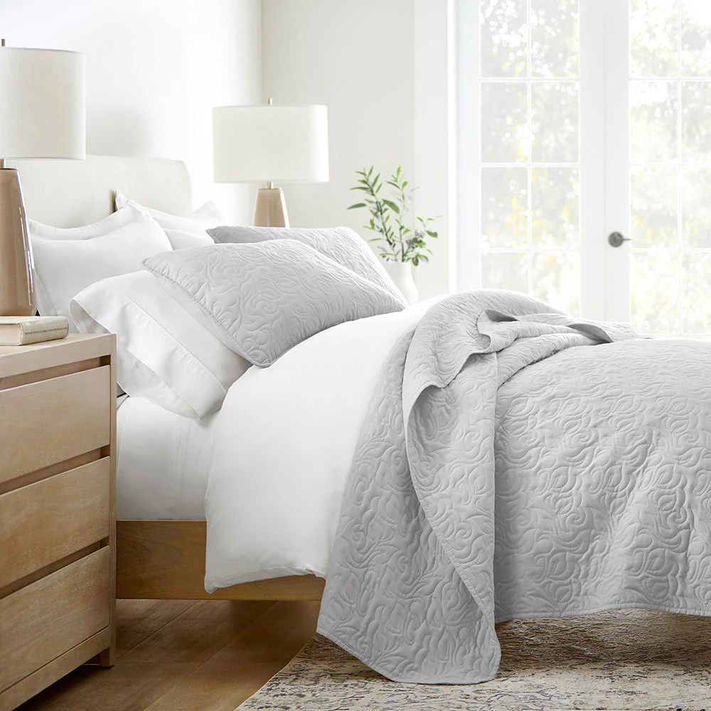Sale - Floral 3-Piece Quilted Coverlet Set - Image 3