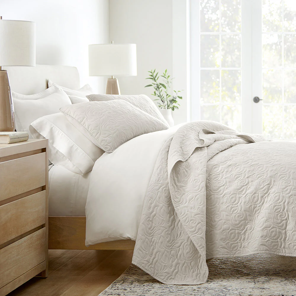 Sale - Floral 3-Piece Quilted Coverlet Set - Image 5