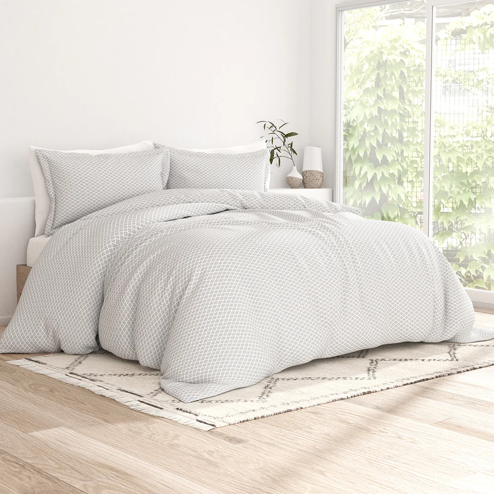 Quatrefoil Pattern 3-Piece Duvet Cover Set (Sale) - Image 4
