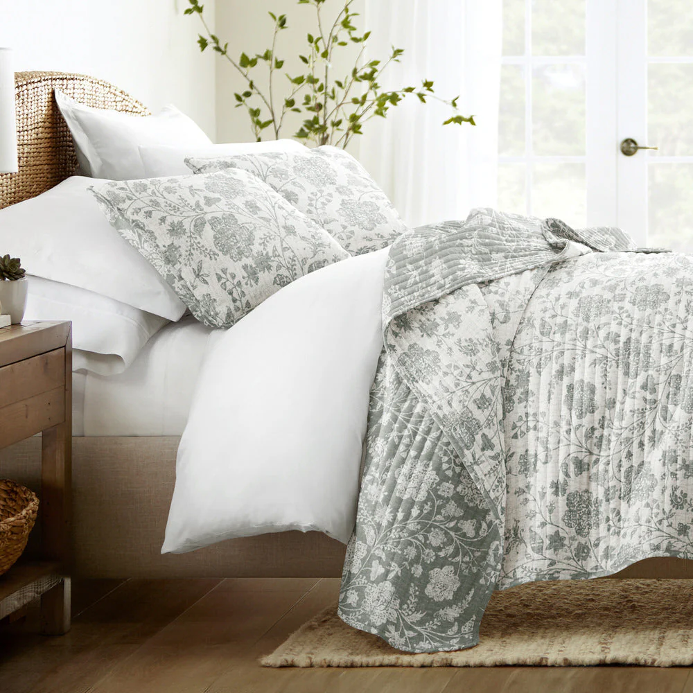 Textured Floral Reversible Quilted Coverlet Set (Sale) - Image 4