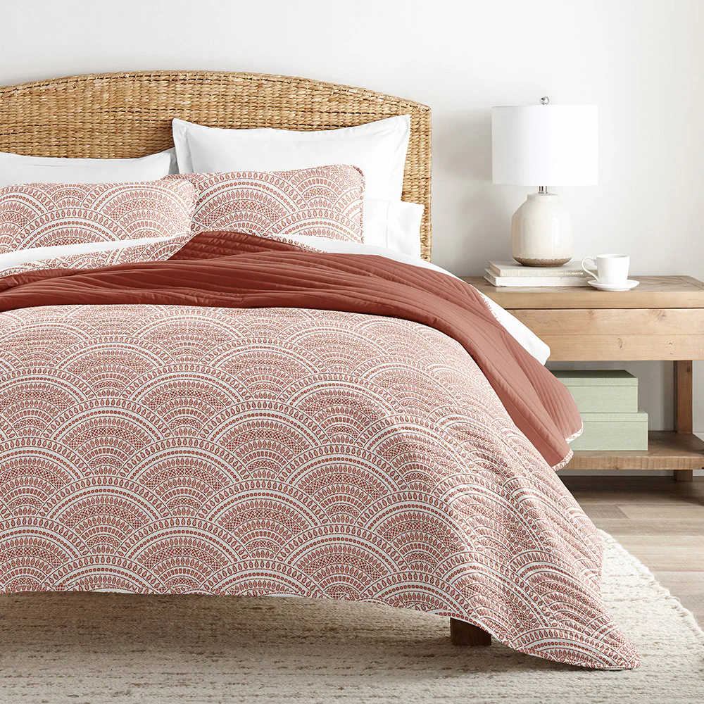 Scallop Reversible Quilted Coverlet Set - Image 9