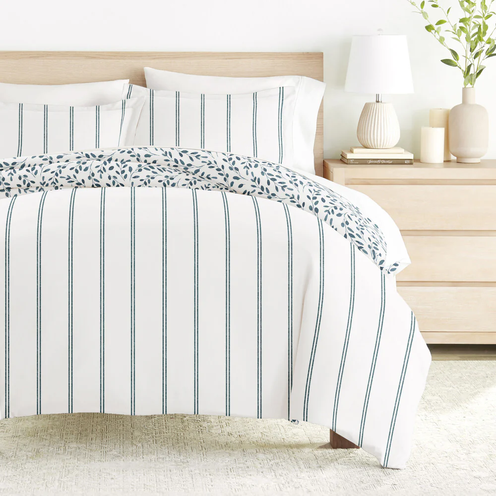Watercolor Vines Pattern 3-Piece Reversible Duvet Cover Set - Image 2
